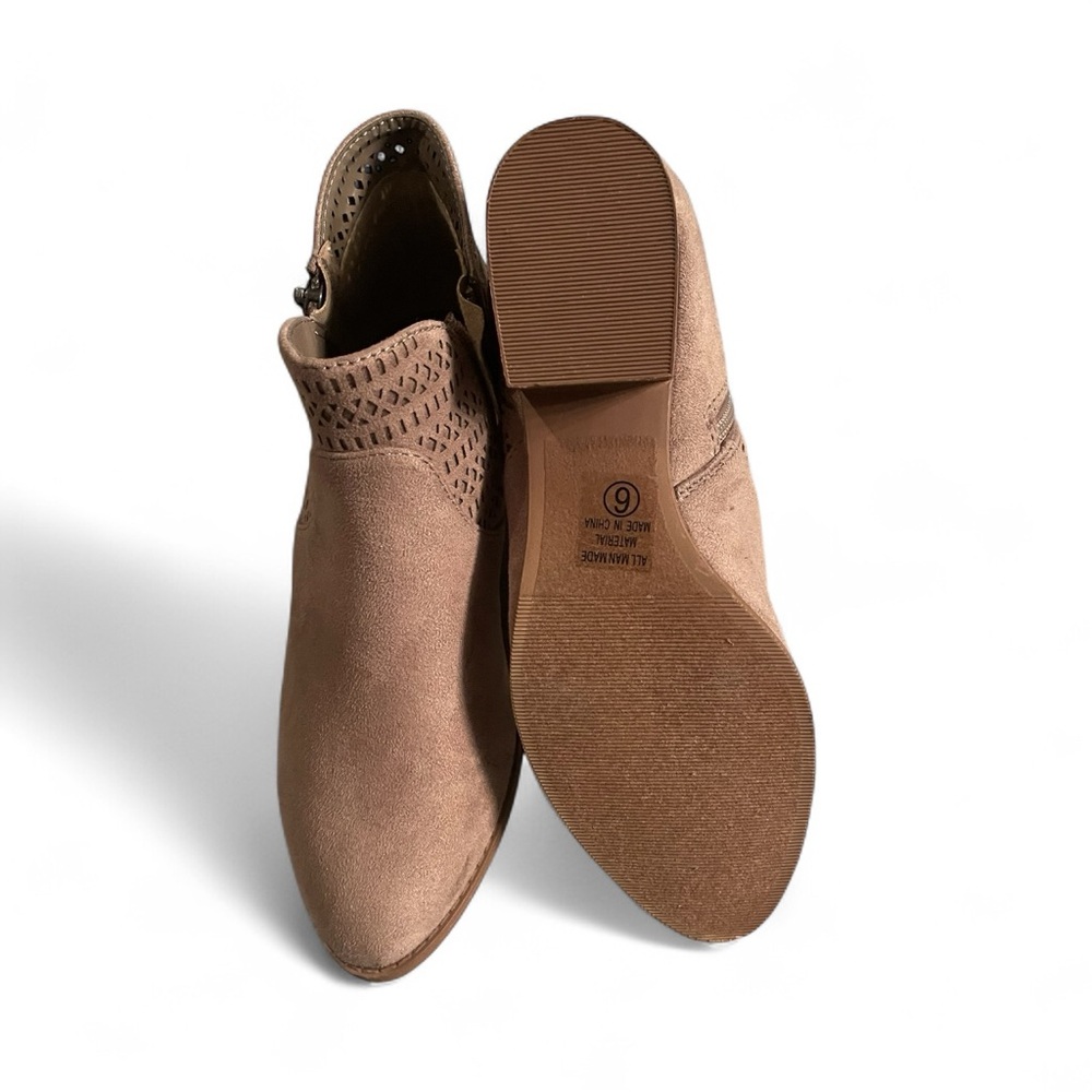 Elegant Brown Ankle Booties - Picture 4 of 4